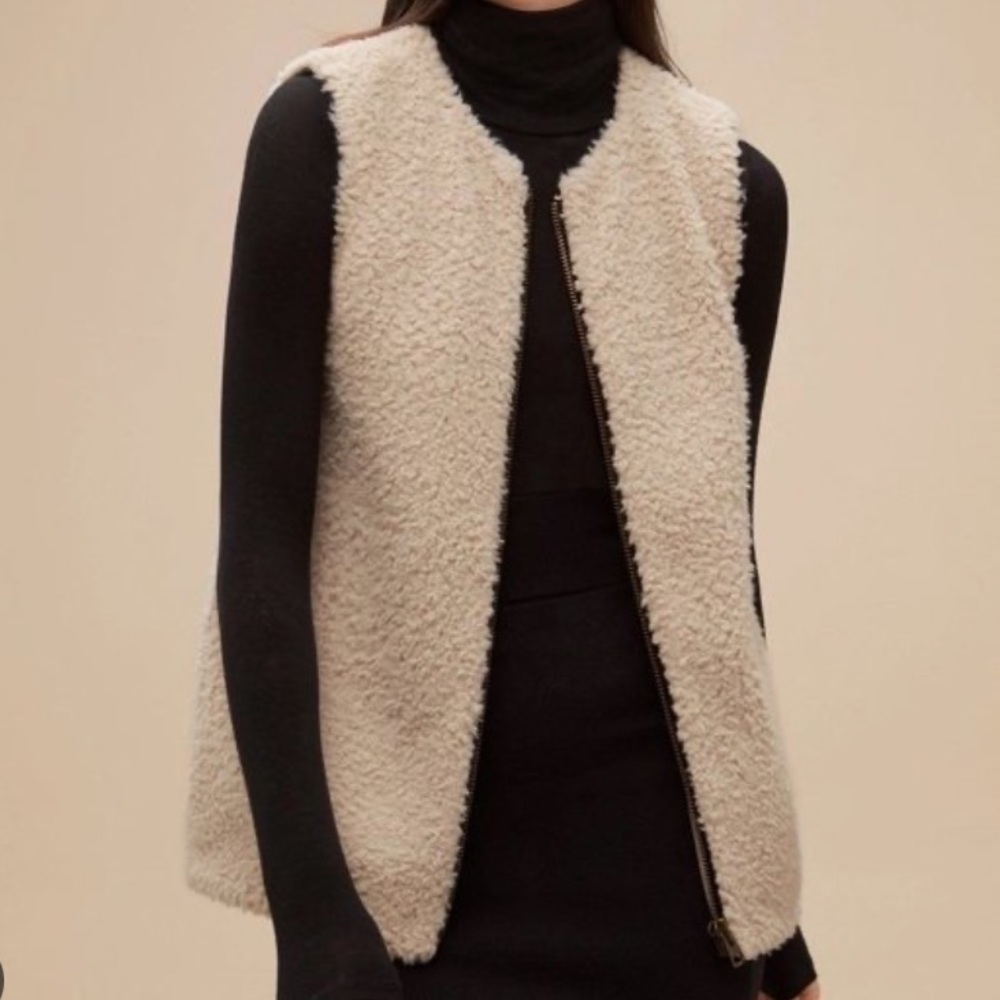 Wilfred Aritzia Chatou Sherpa Sleeveless Faux Fur Vest Winter Overcoat Cream XS